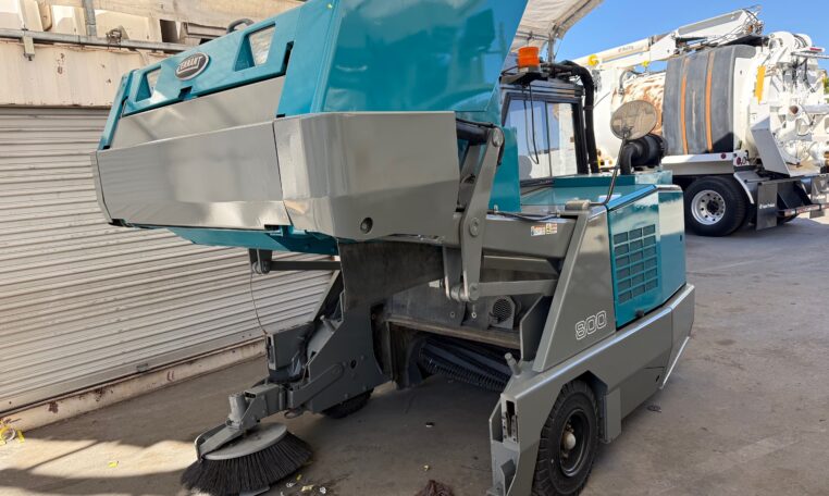 2016 Tennant 800 Diesel Sweeper For Sale