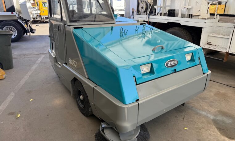 2016 Tennant 800 Diesel Sweeper For Sale