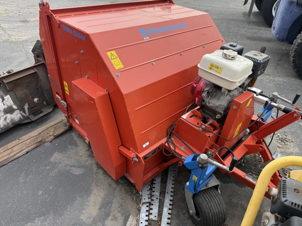 2014 Wiedenmann Terra Clean M Turf Broom Debris Vacuum Sweeper